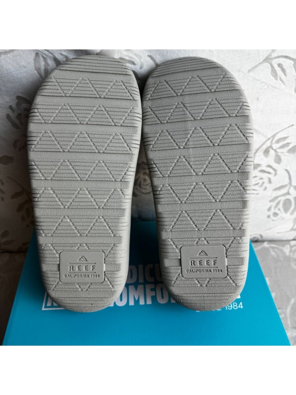 Reef Rambler Mens Suede Slip-On Shoes Sz 8 Brown & Tan Lightweight & Comfortable - Picture 7 of 10